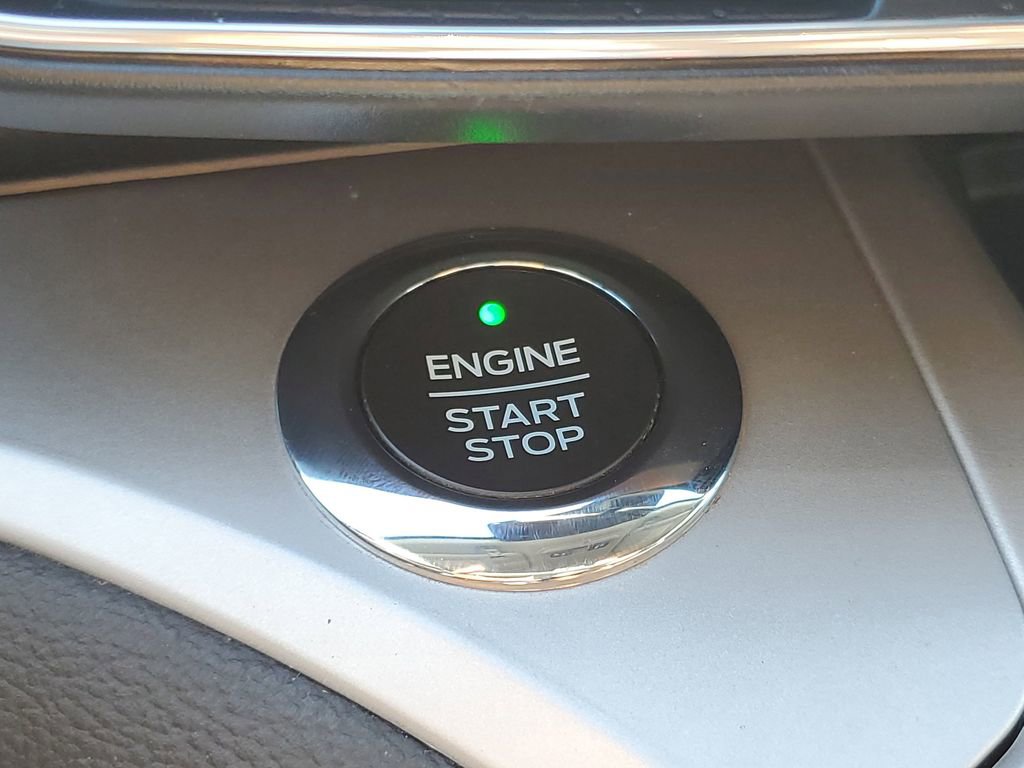 Used 2020 Ford Explorer XLT w/ Equipment Group 202A image 21