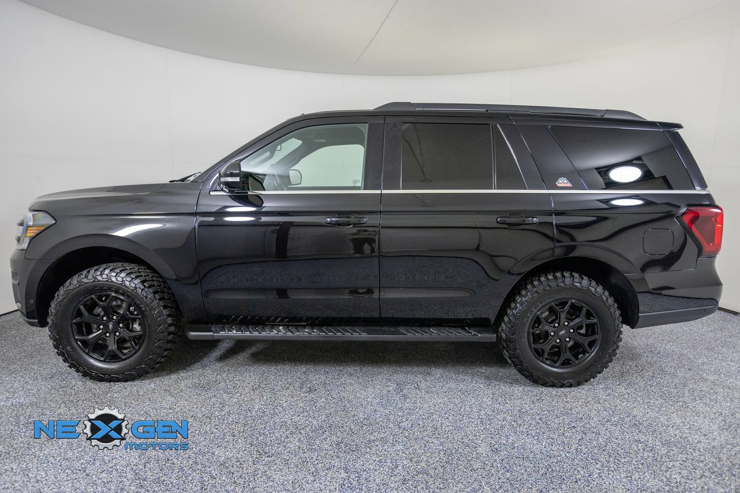 Used 2022 Ford Expedition Timberline w/ Equipment Group 501A AWD/4WD image 4