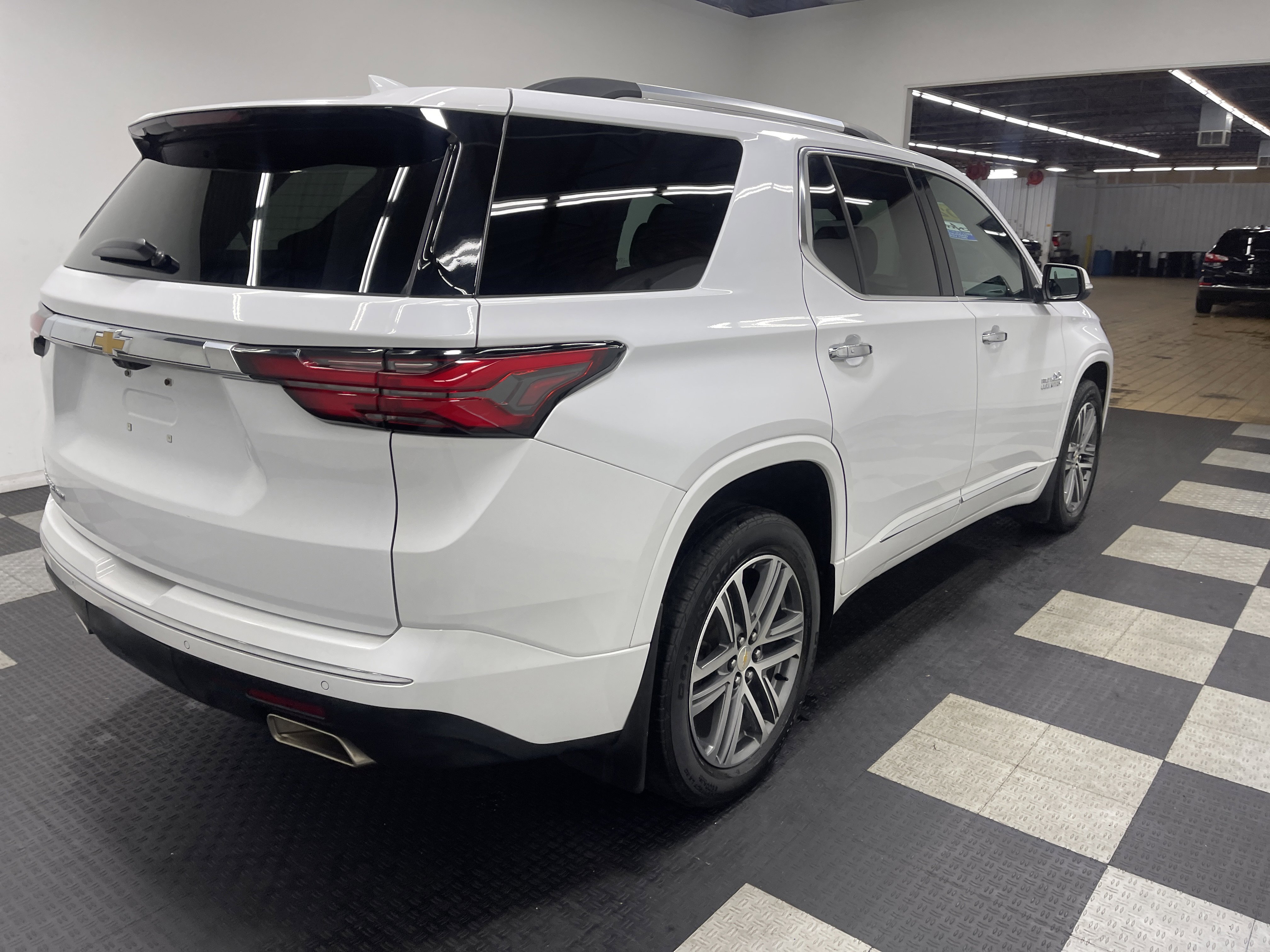 Used 2022 Chevrolet Traverse High Country AWD/4WD image 5
