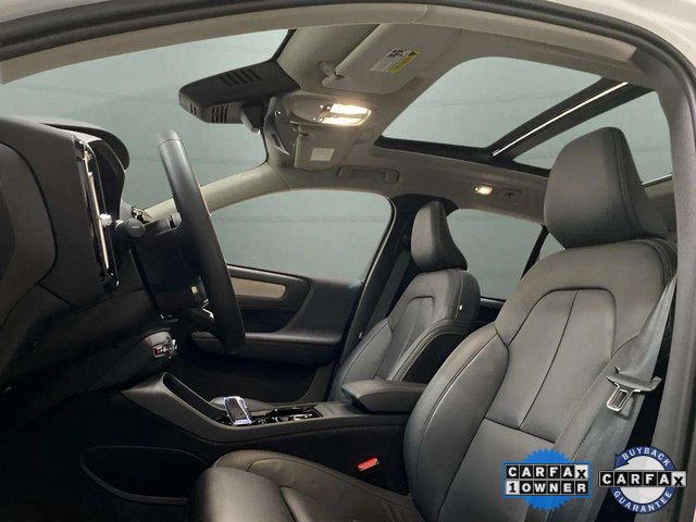 Used 2025 Volvo XC40 B5 Plus image 27