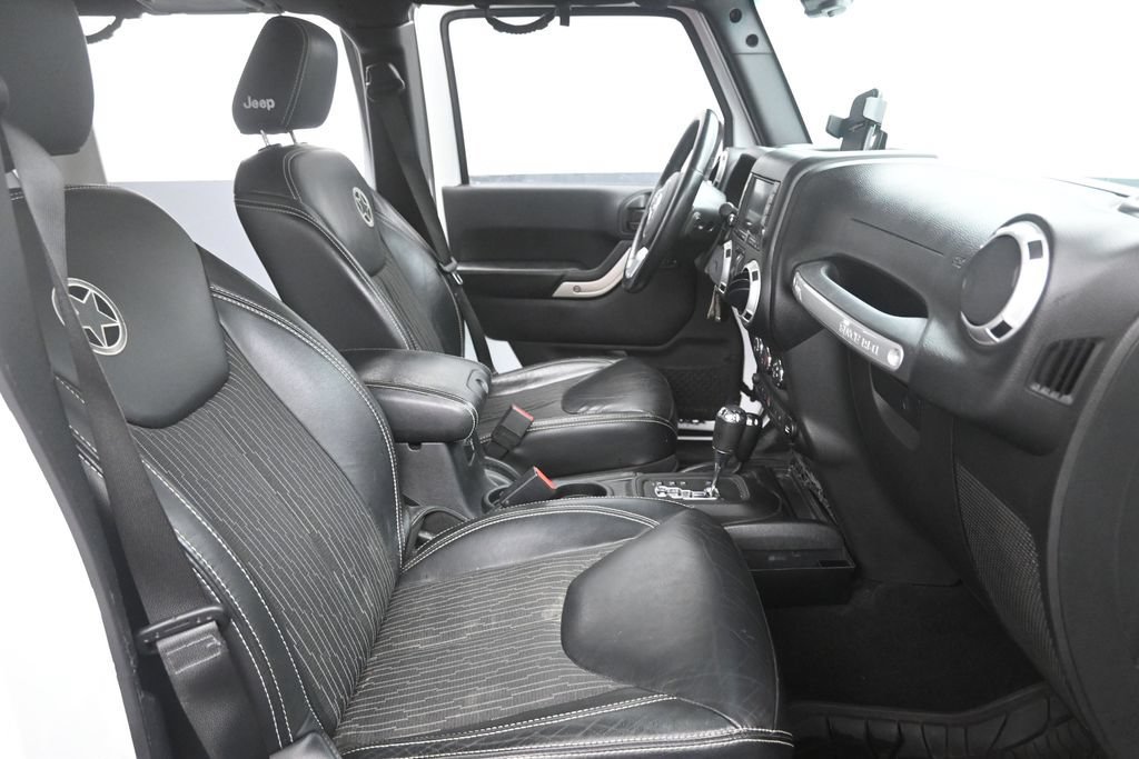 Used 2015 Jeep Wrangler Unlimited Sport AWD/4WD image 25