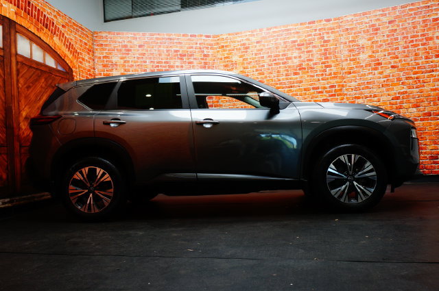 Certified 2023 Nissan Rogue SV AWD/4WD image 5
