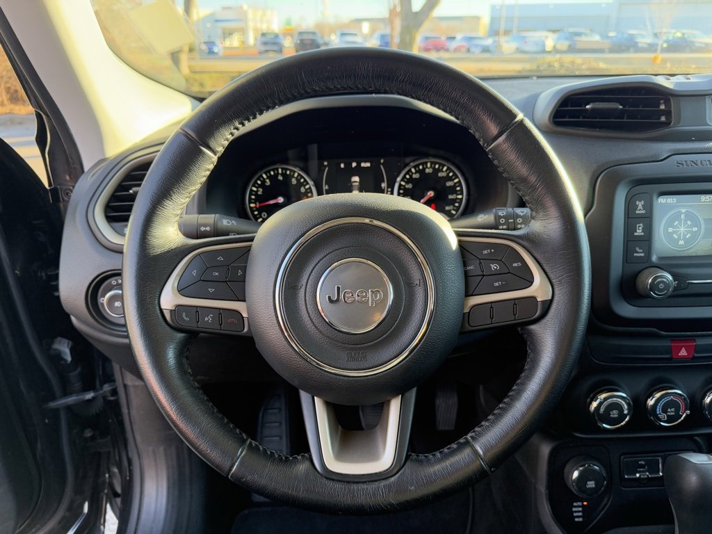 Used 2017 Jeep Renegade Latitude image 11