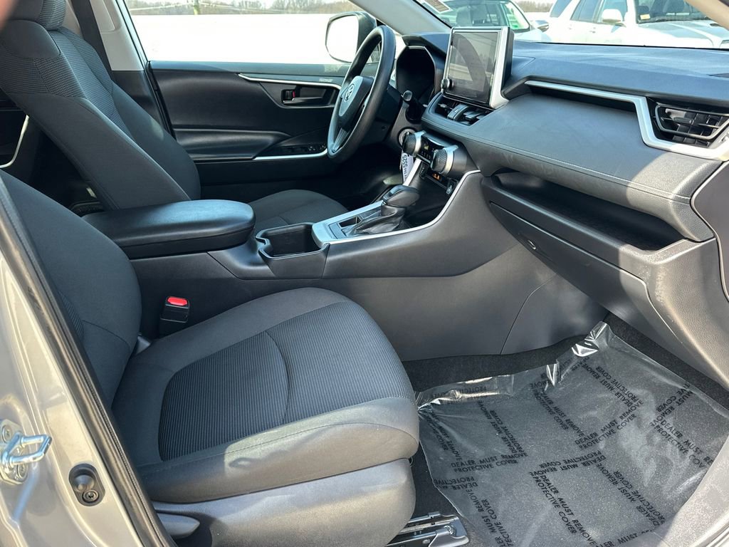 Used 2024 Toyota RAV4 LE image 10