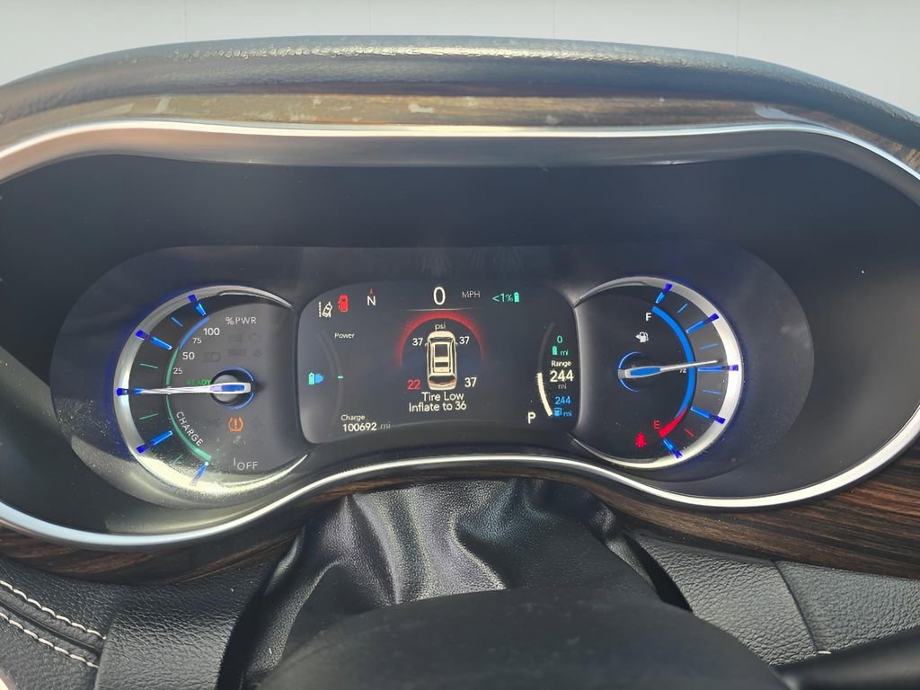Used 2023 Chrysler Pacifica Limited image 19