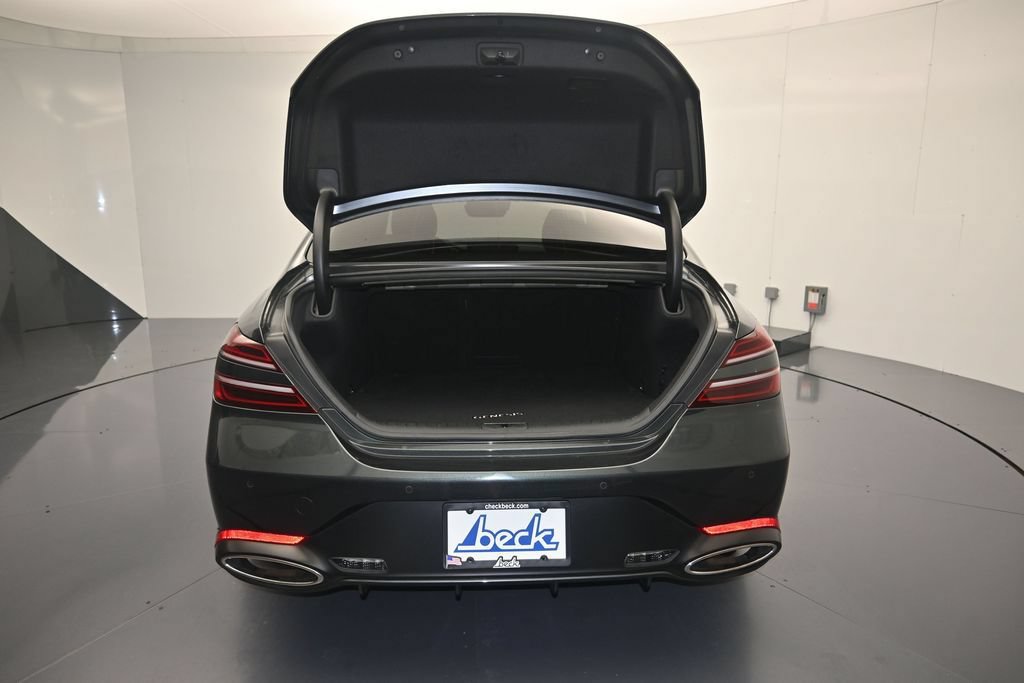 Used 2022 Genesis G70 3.3T RWD image 26