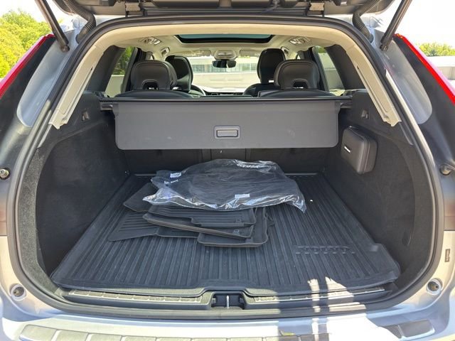 Certified 2023 Volvo XC60 B5 Core w/ Climate Package AWD/4WD image 35