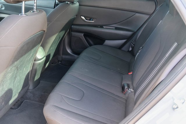 Used 2022 Hyundai Elantra SEL w/ Convenience Package image 12