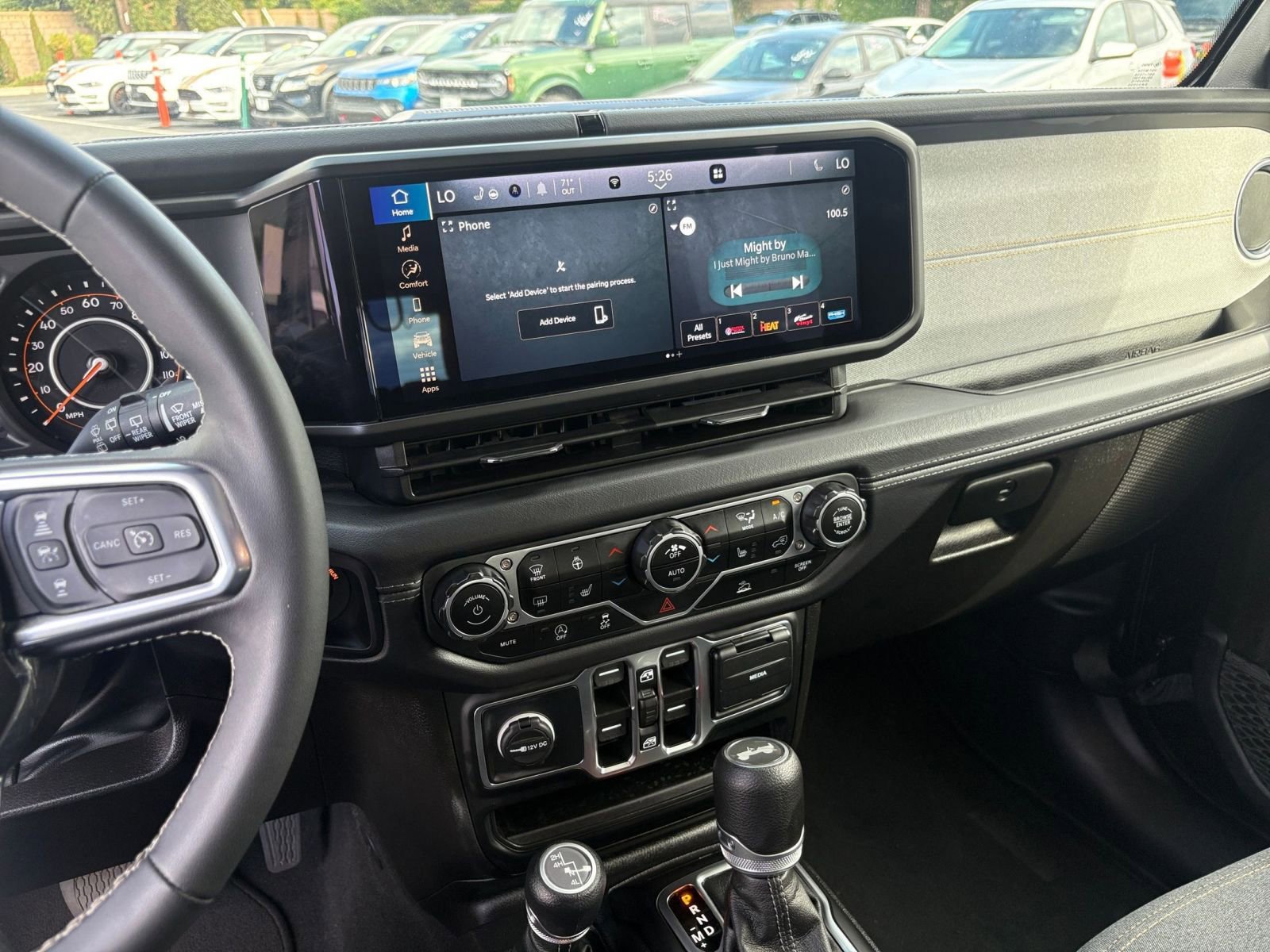Used 2025 Jeep Wrangler Unlimited Sahara AWD/4WD image 17