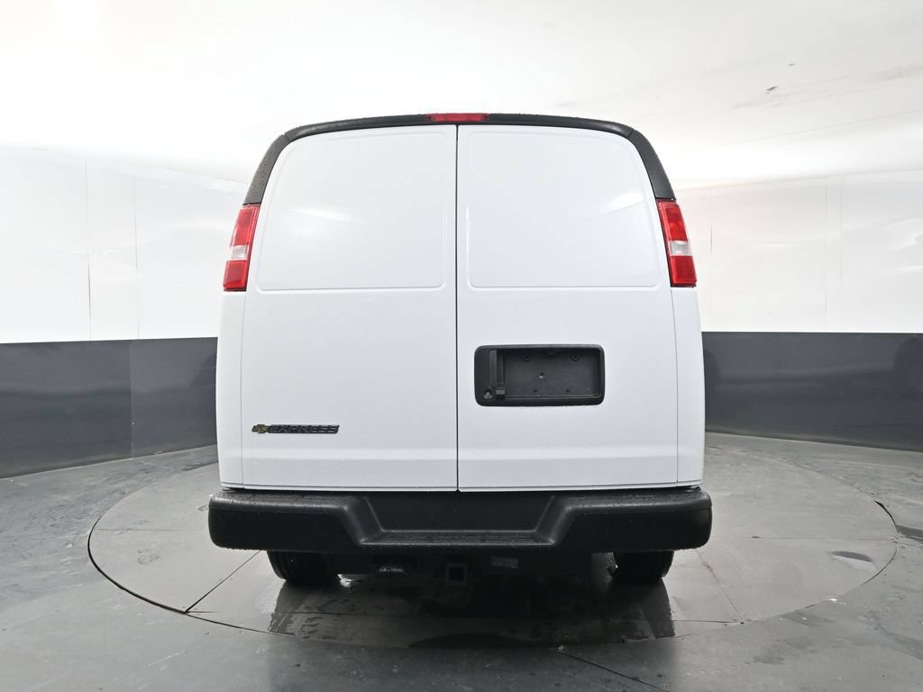 New 2026 Chevrolet Express 3500 Extended w/ Driver Convenience Package RWD image 4