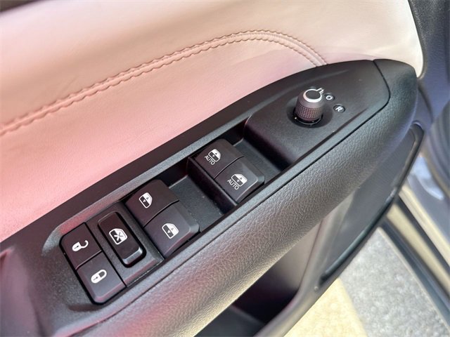 Used 2022 Jeep Compass Limited image 13