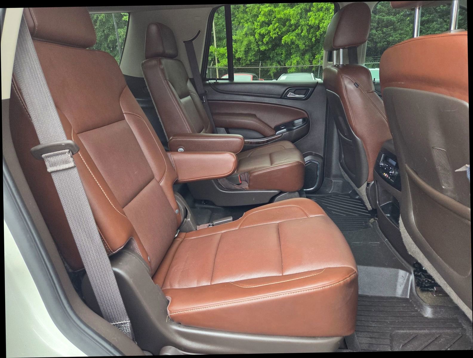 Used 2015 Chevrolet Tahoe LTZ AWD/4WD image 17
