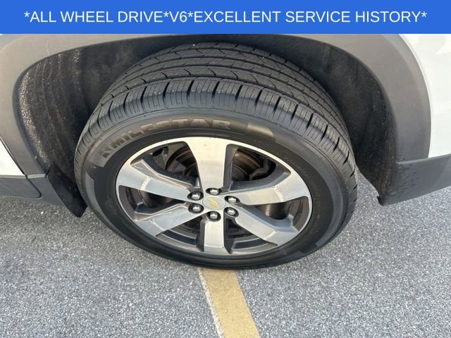 Used 2021 Chevrolet Traverse LT w/ LT Premium Package image 12