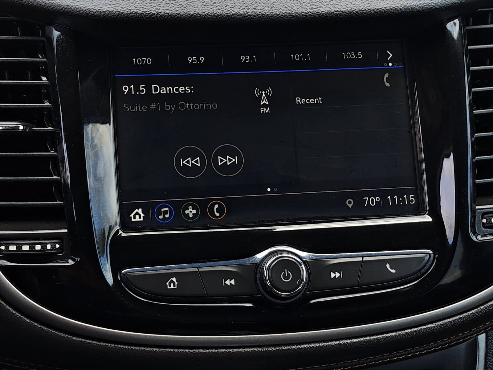 Used 2018 Chevrolet Trax LT w/ Redline Edition FWD image 21