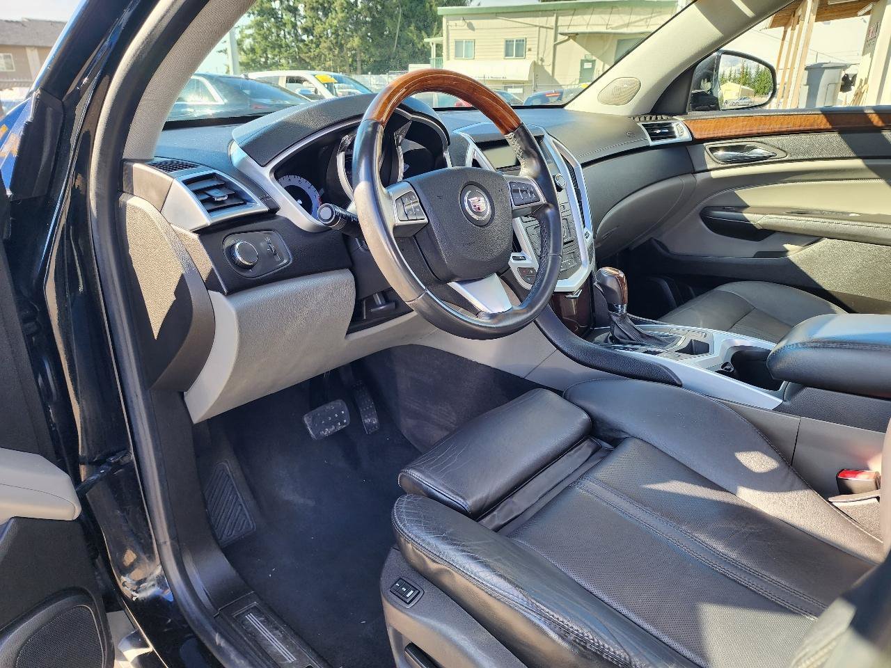 Used 2010 Cadillac SRX Luxury FWD image 12