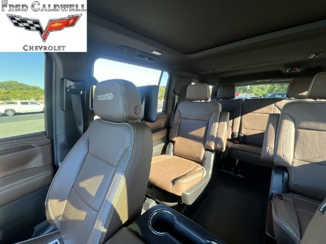 Used 2024 Chevrolet Suburban High Country w/ Advanced Technology Package AWD/4WD image 12