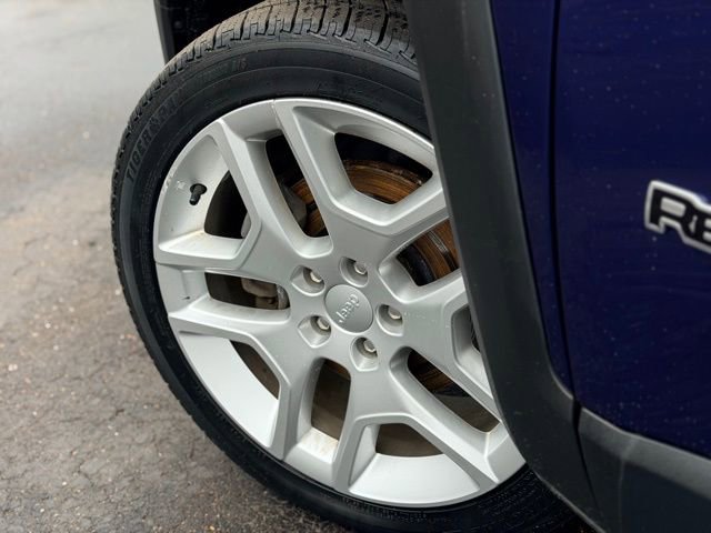 Used 2021 Jeep Renegade Latitude image 28