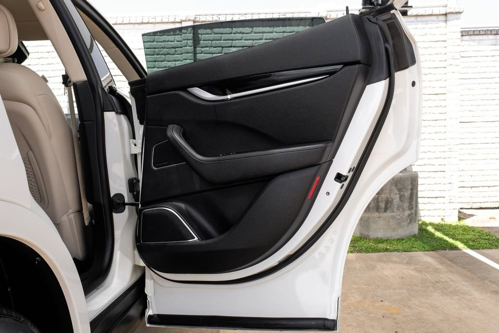 Used 2019 Maserati Levante image 52