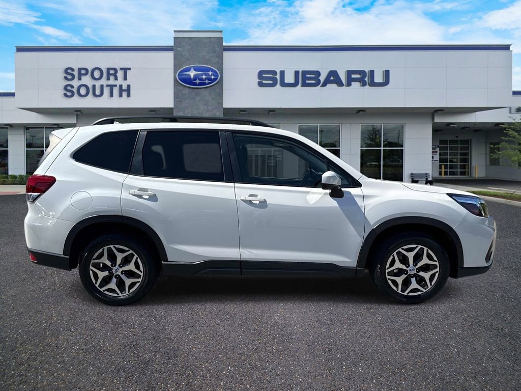 Used 2019 Subaru Forester Premium AWD/4WD image 2