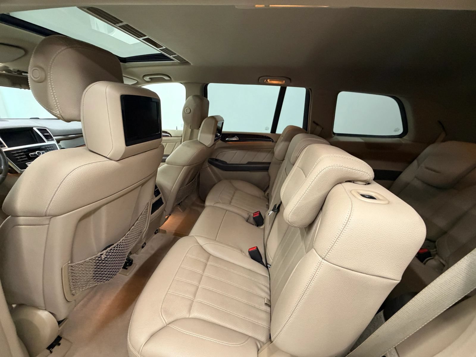 Used 2015 Mercedes-Benz GL 450 4MATIC w/ Lane Tracking Package image 16