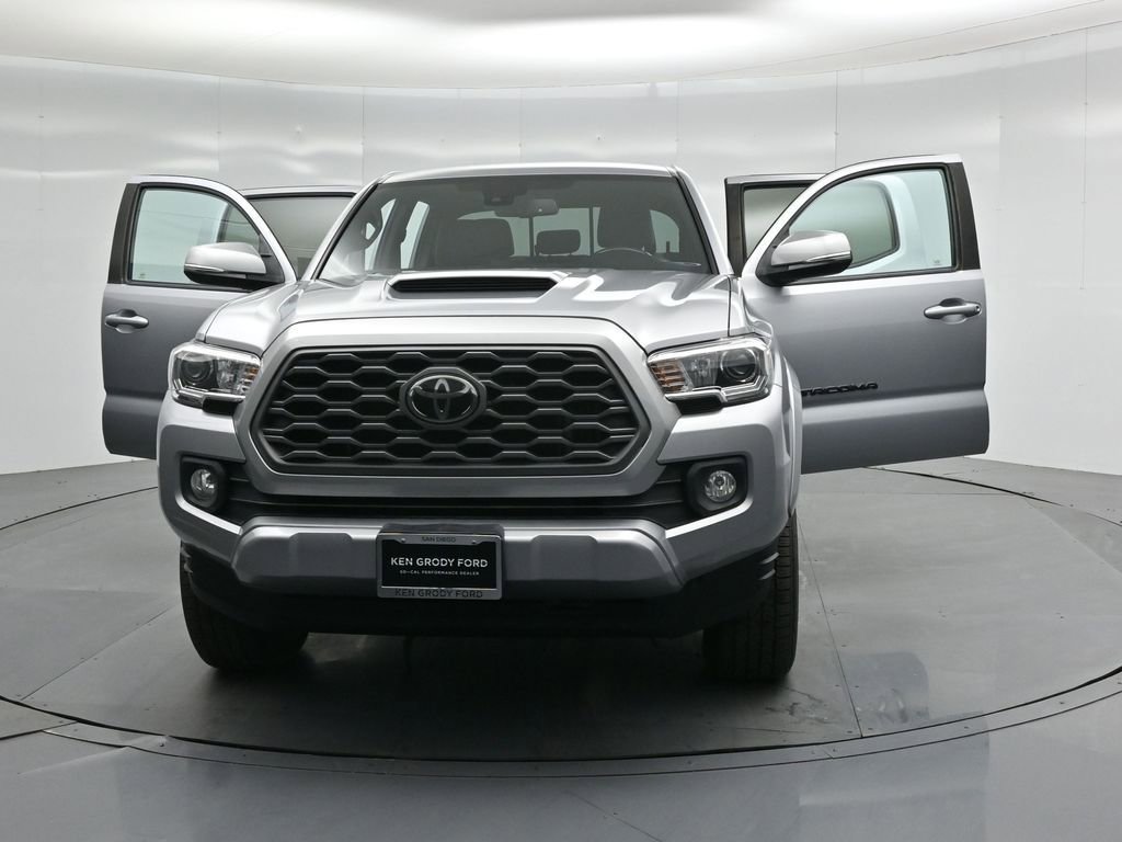 Used 2021 Toyota Tacoma TRD Sport w/ Technology Package AWD/4WD image 28