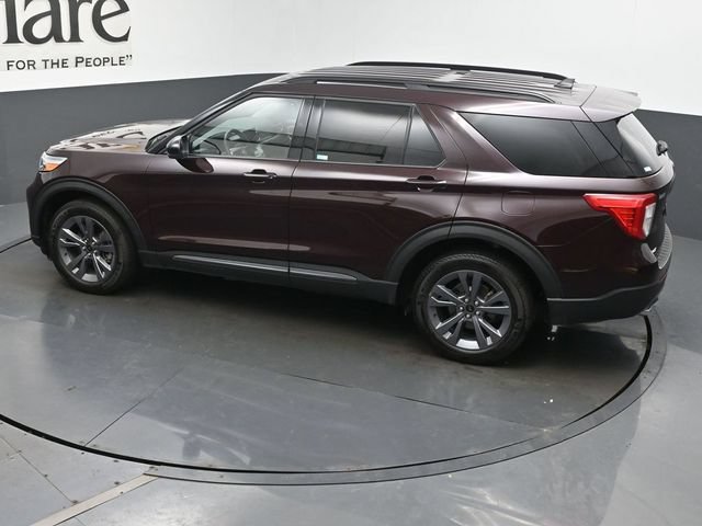 Used 2023 Ford Explorer XLT w/ Equipment Group 202A AWD/4WD image 60