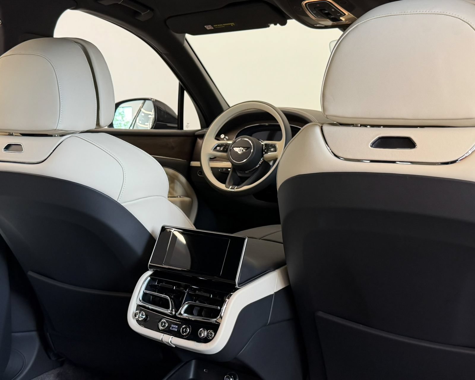 New 2026 Bentley Bentayga Extended Wheelbase AWD/4WD image 44