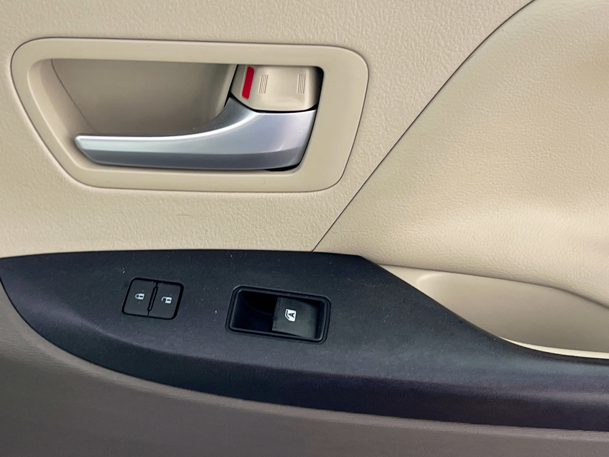 Used 2016 Toyota Sienna LE image 31