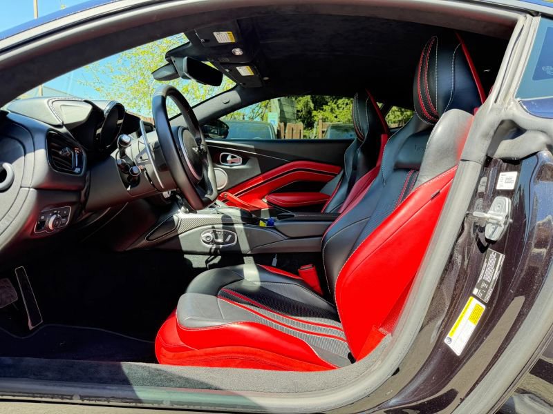 Used 2020 Aston Martin V8 Vantage Coupe RWD image 11