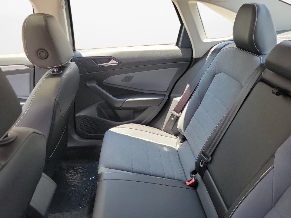 New 2026 Volkswagen Jetta SE FWD image 13
