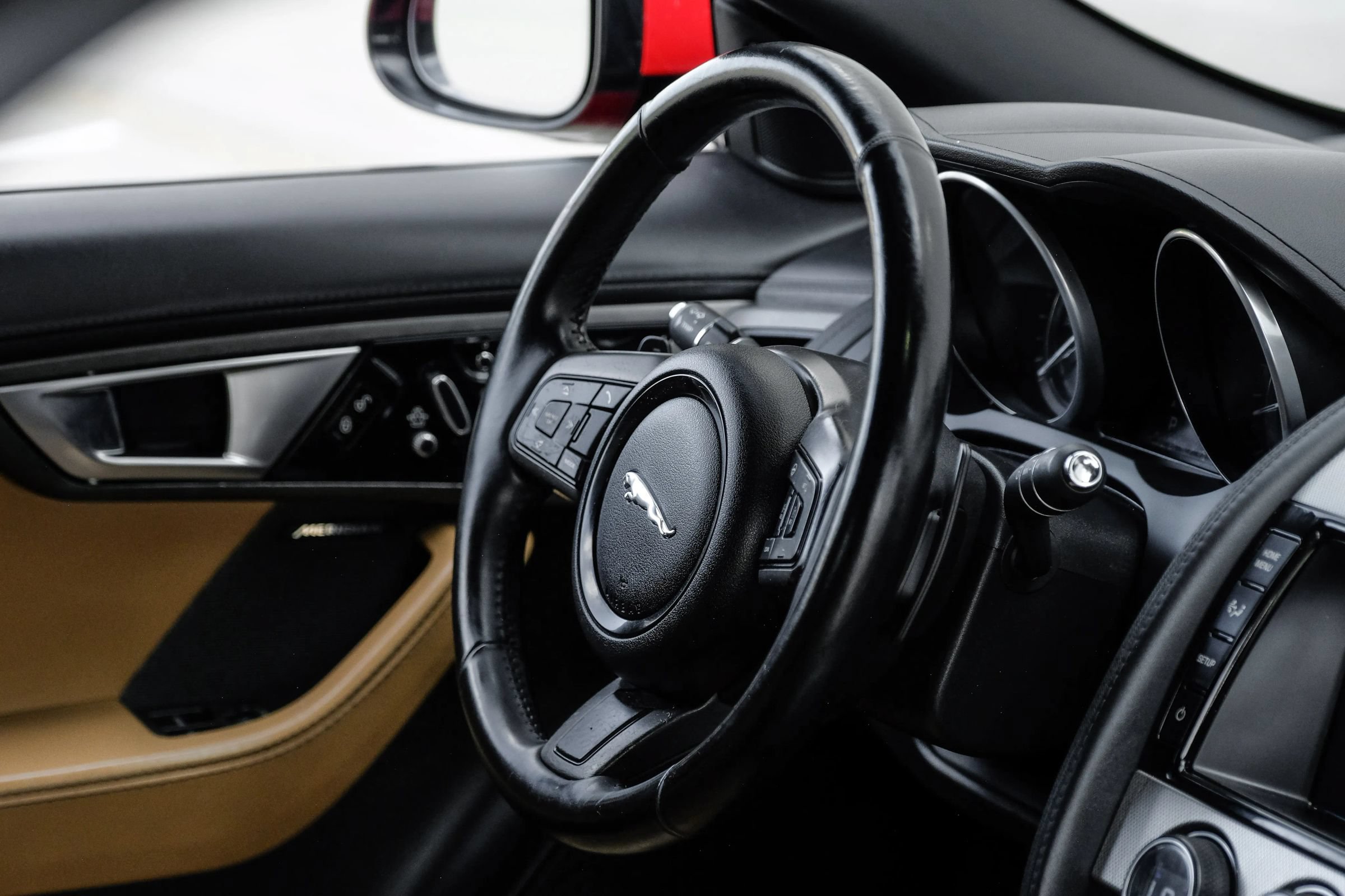Used 2014 Jaguar F-TYPE Convertible RWD image 17