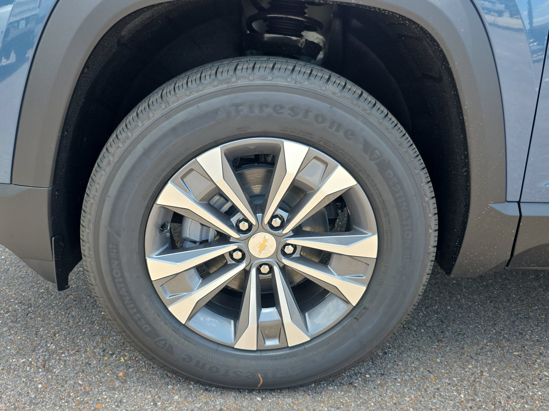 New 2026 Chevrolet Equinox LT w/ Convenience Package II FWD image 9