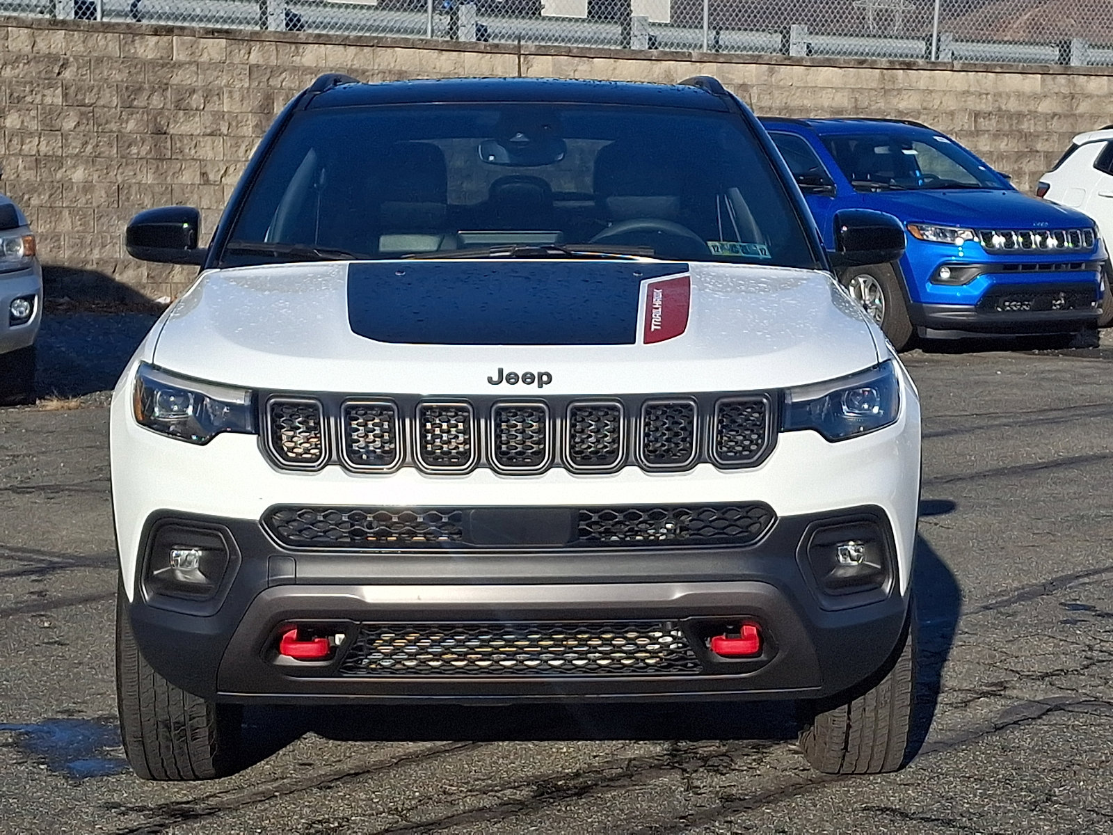 Used 2023 Jeep Compass Trailhawk w/ Trailhawk Elite Group AWD/4WD image 2