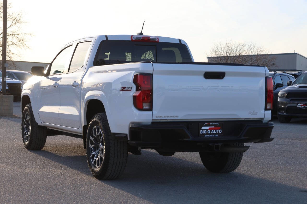 Used 2023 Chevrolet Colorado Z71 w/ Z71 Convenience Package 2 image 11