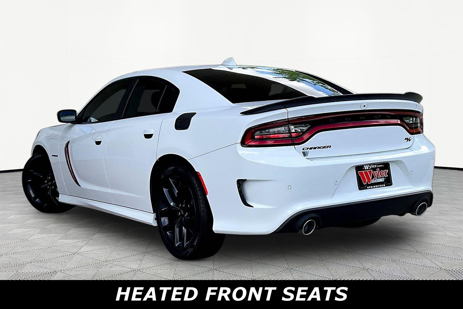 Used 2021 Dodge Charger R/T w/ Plus Group RWD image 4