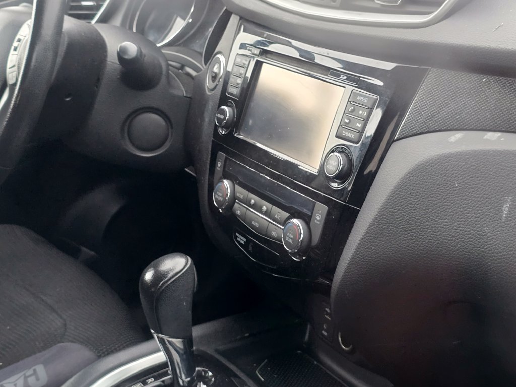 Used 2016 Nissan Rogue SL w/ SL Premium Package AWD/4WD image 14