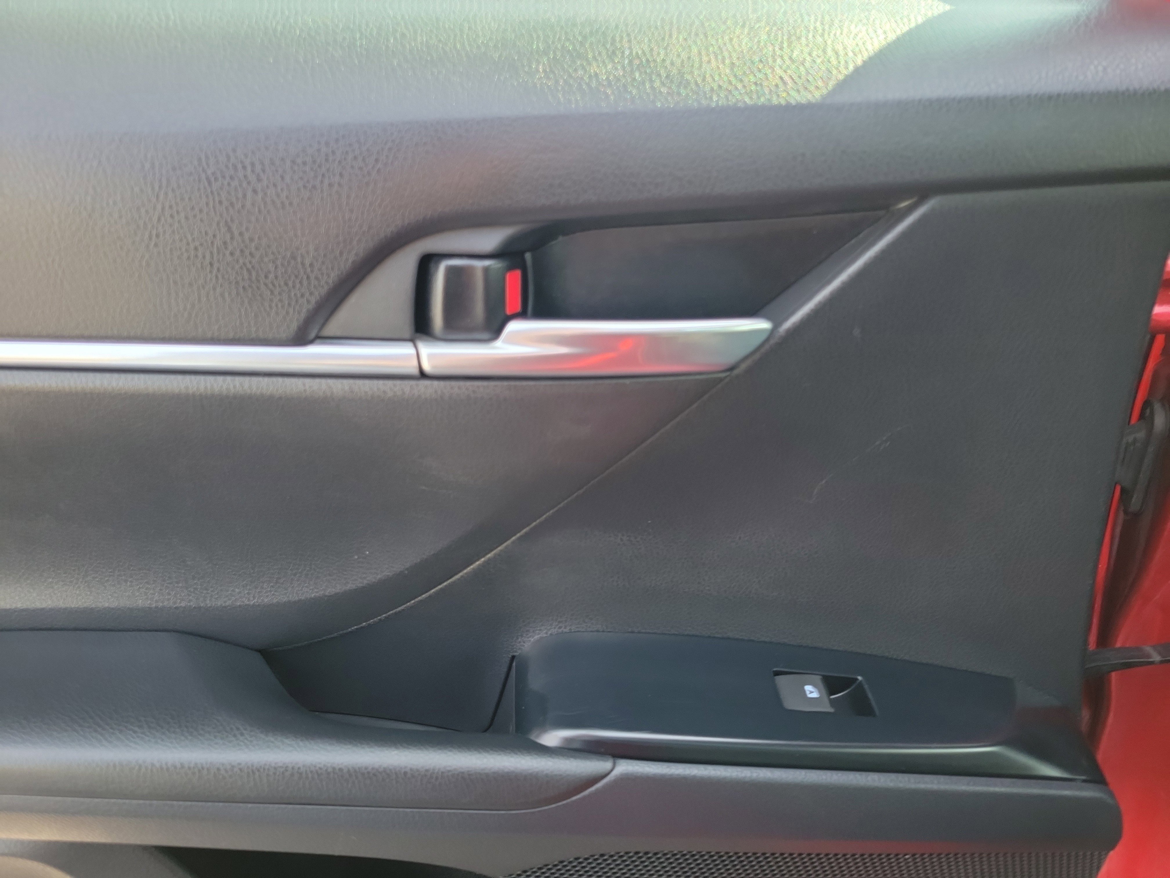 Used 2020 Toyota Camry SE FWD image 12