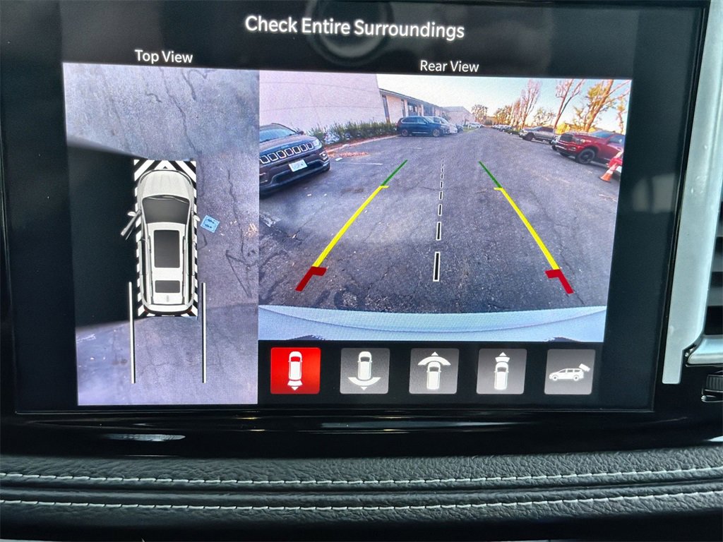 Used 2026 Chrysler Pacifica Select image 22