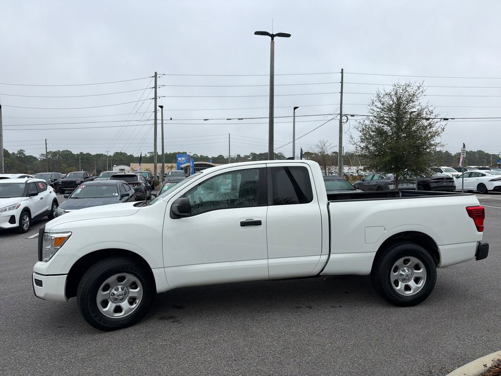 Used 2022 Nissan Titan S image 4