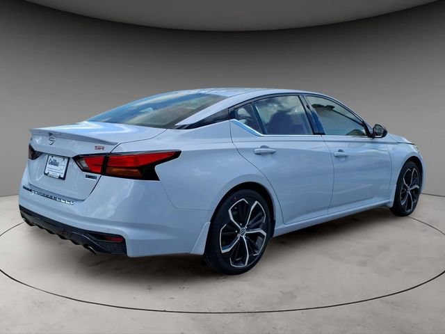 Used 2023 Nissan Altima 2.5 SR w/ SR Premium Package FWD image 9