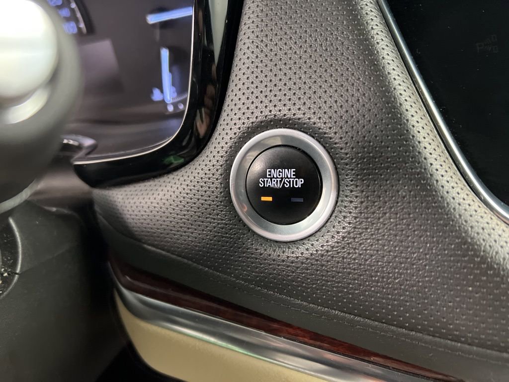 Used 2017 Cadillac XT5 Luxury w/ Driver Awareness Package AWD/4WD image 18