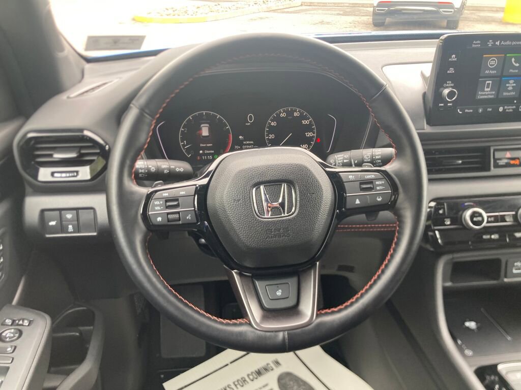 Used 2025 Honda Pilot TrailSport image 25