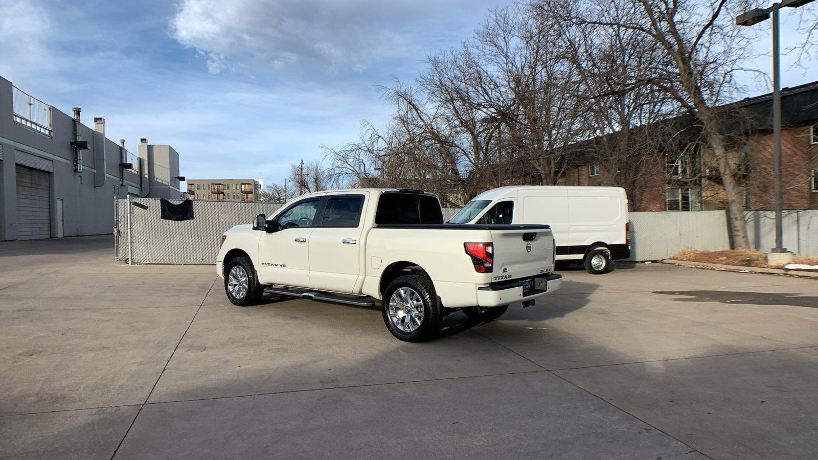 Used 2020 Nissan Titan SL w/ Moonroof Package image 3