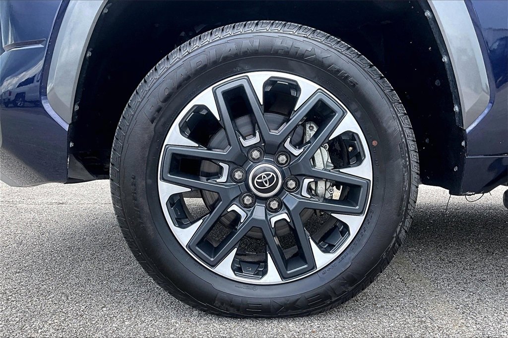 Used 2023 Toyota Tundra Limited image 34