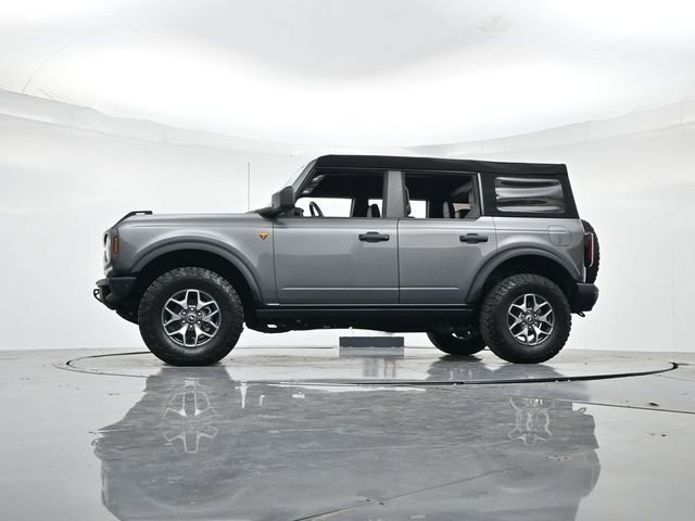 Used 2024 Ford Bronco Badlands image 36