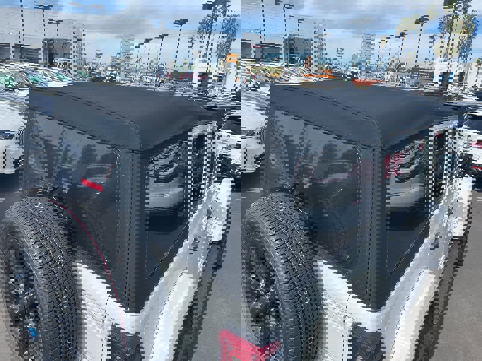 Used 2023 Jeep Wrangler Sahara image 26