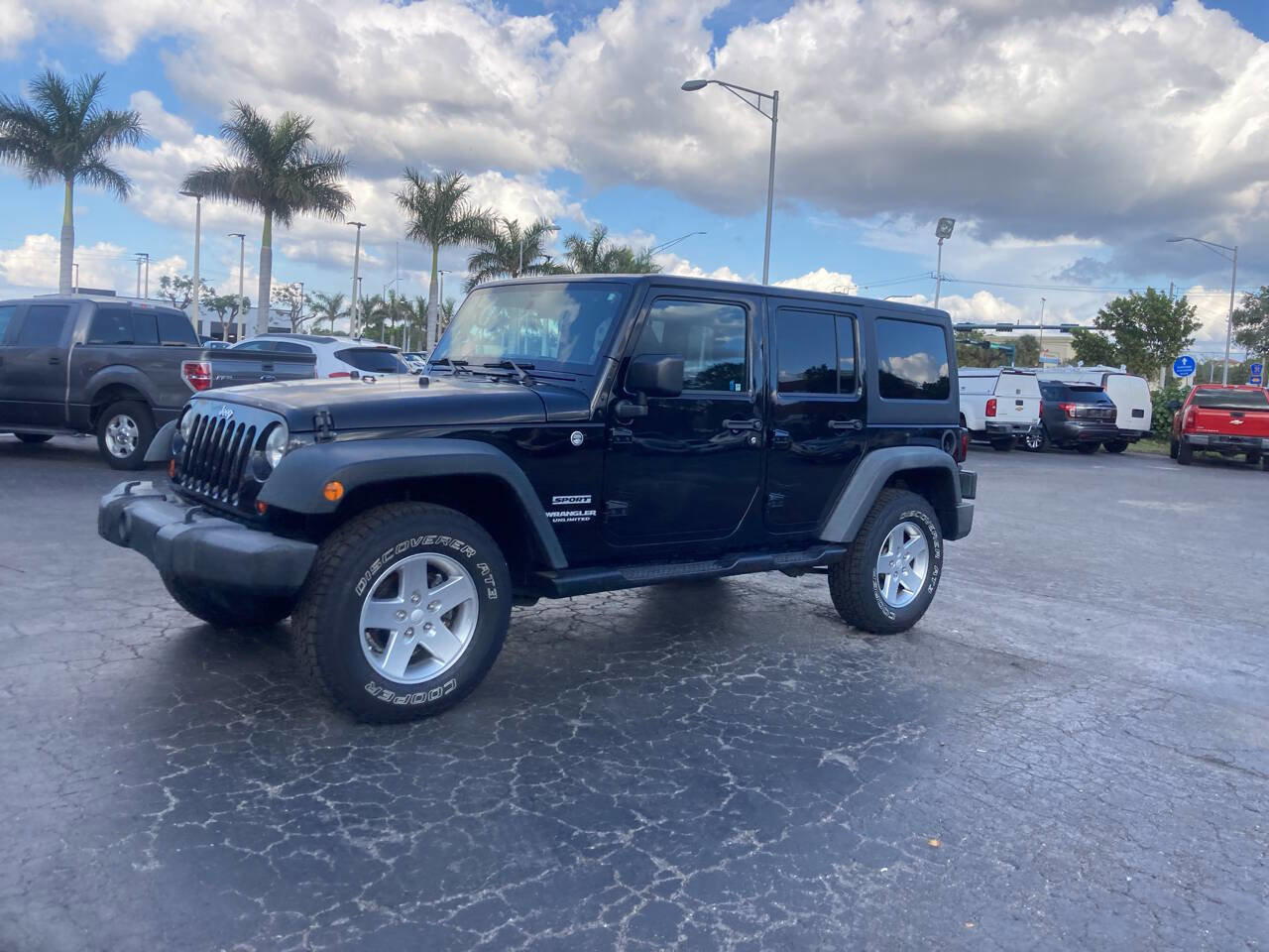 Used 2012 Jeep Wrangler Unlimited Sport image 2