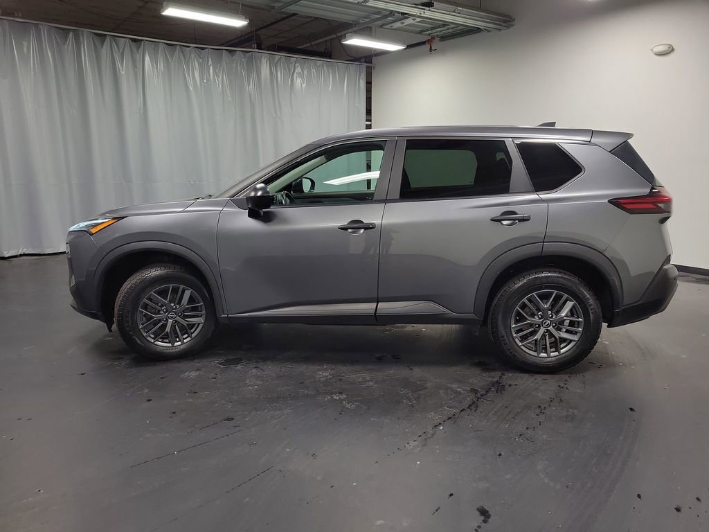 Used 2023 Nissan Rogue S image 5