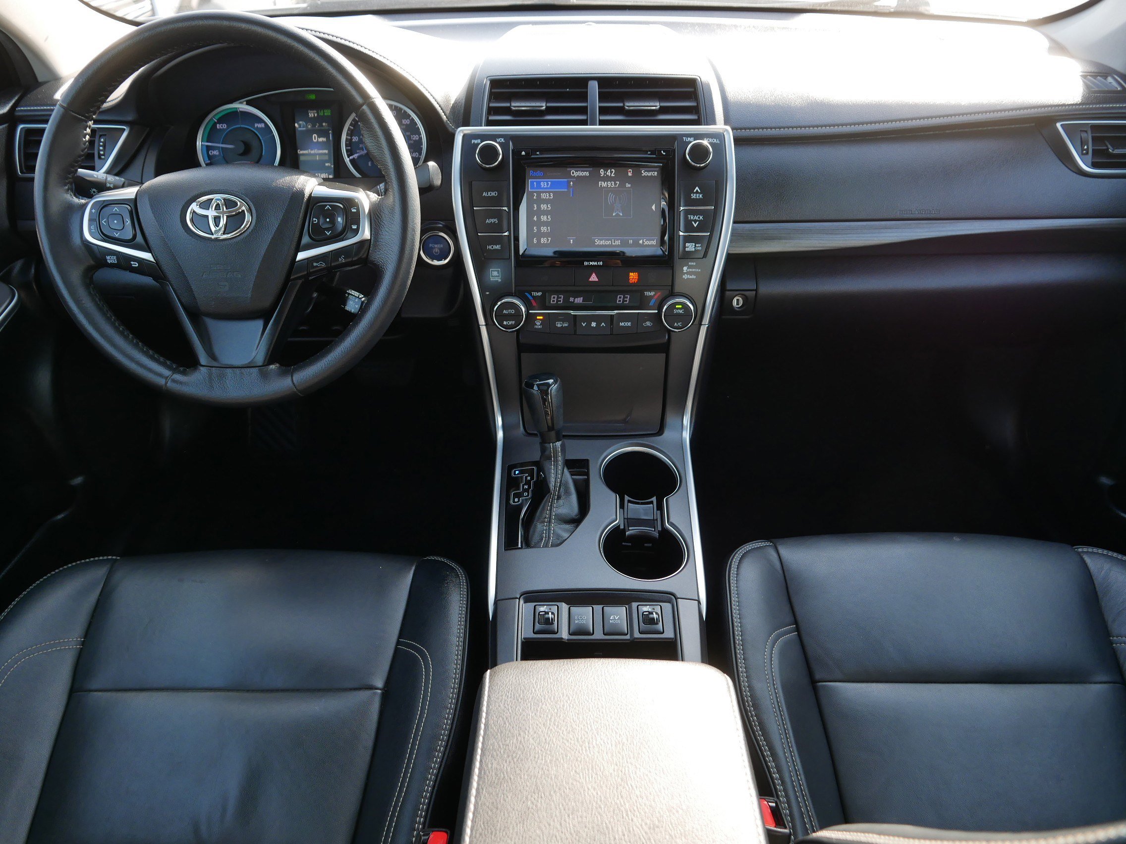 Used 2017 Toyota Camry XLE w/ Moonroof Package image 10