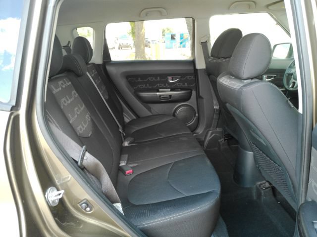 Used 2012 Kia Soul + w/ Audio Pkg FWD image 22